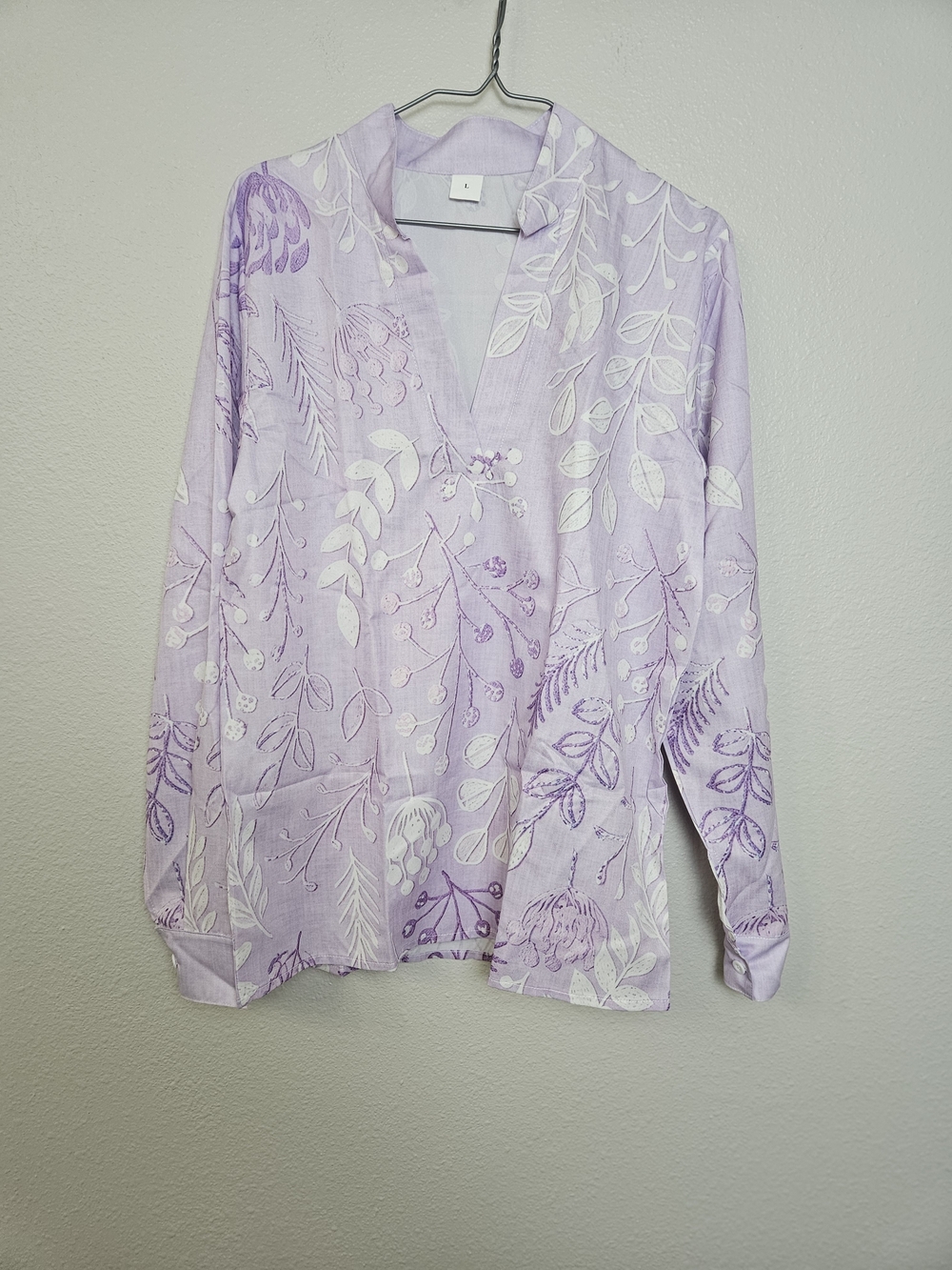 Women's Lavender Botanical Print V Neck Blouse Size L